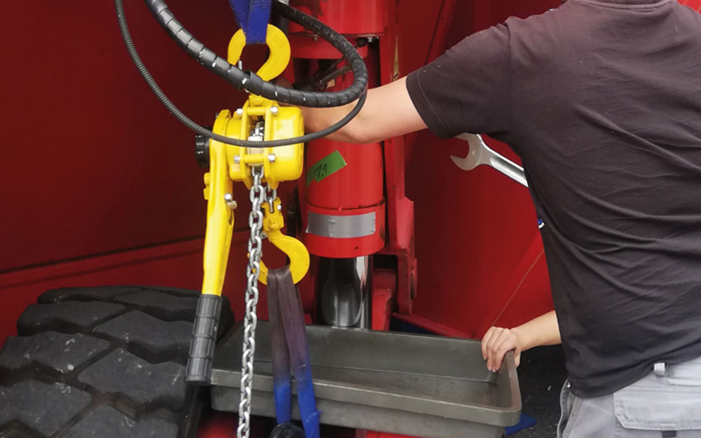 Reparatur eines Hydraulikzylinders