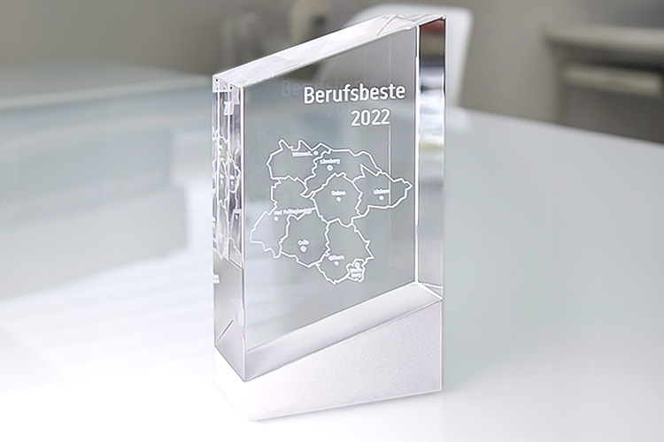 Glass marking with 3D subsurface engraving