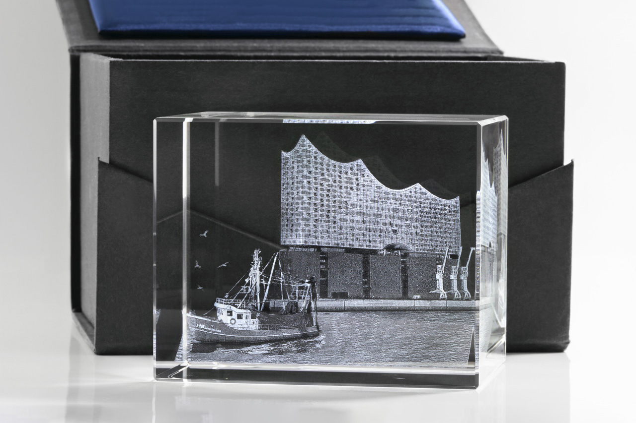 Glass worlds – glass marking