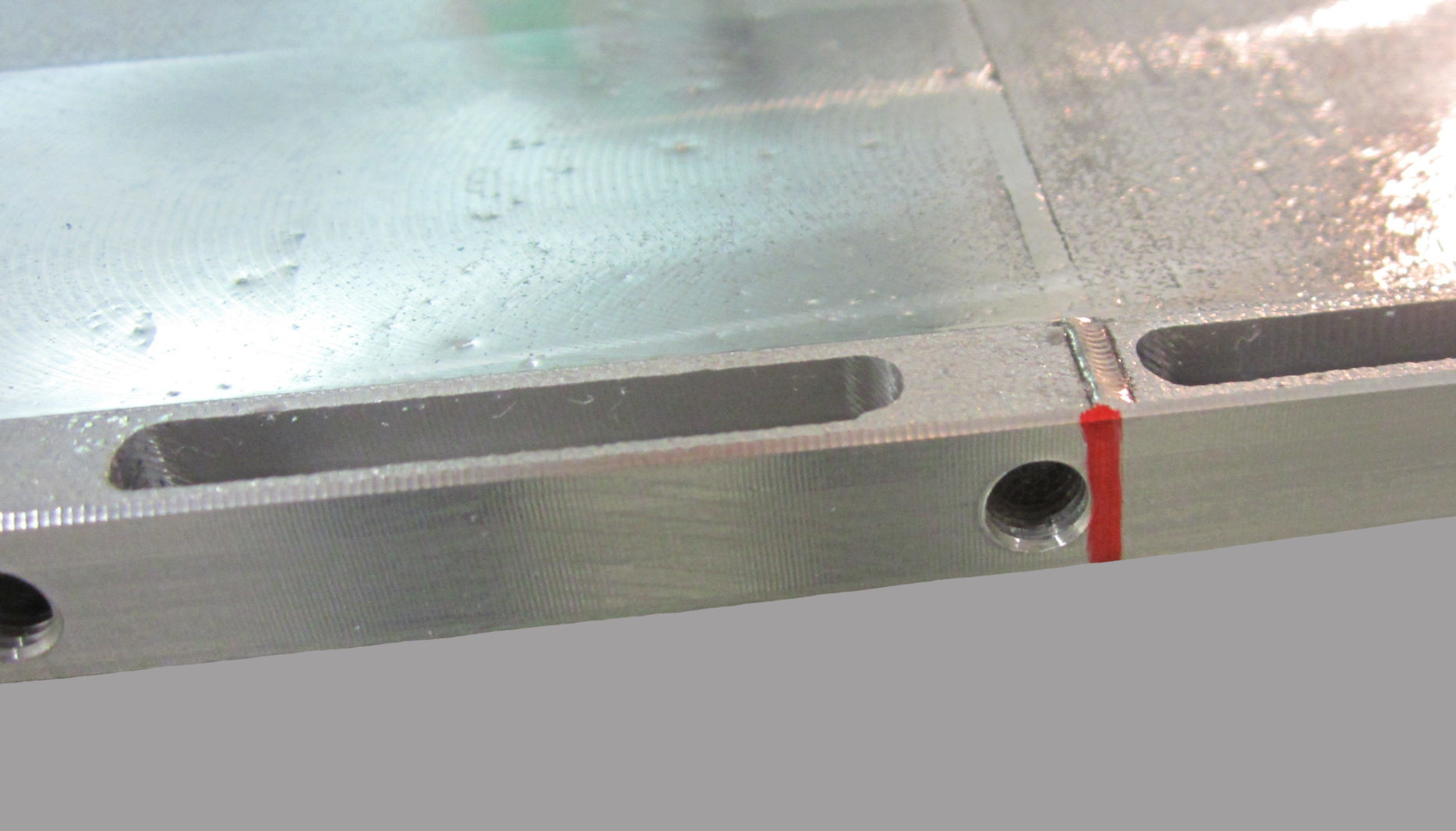 Laserschweißen an Aluminium mit Gewindenähe
