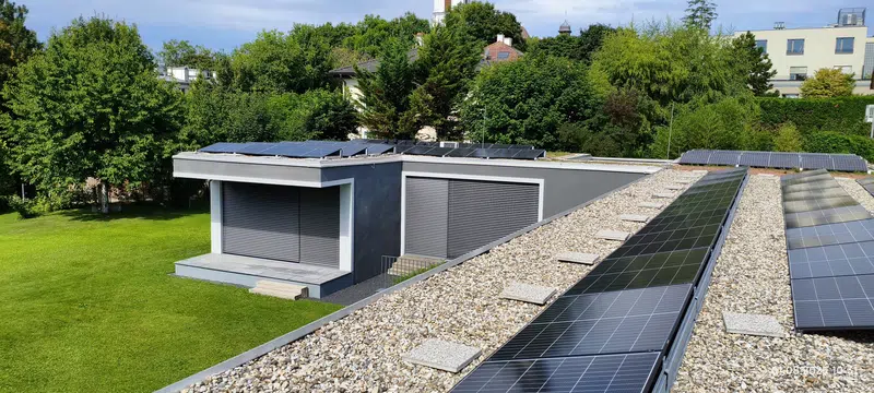 PV-Anlage Einfamilienhaus Wien (34,6 kWp, 20,7 kWh Speicher)