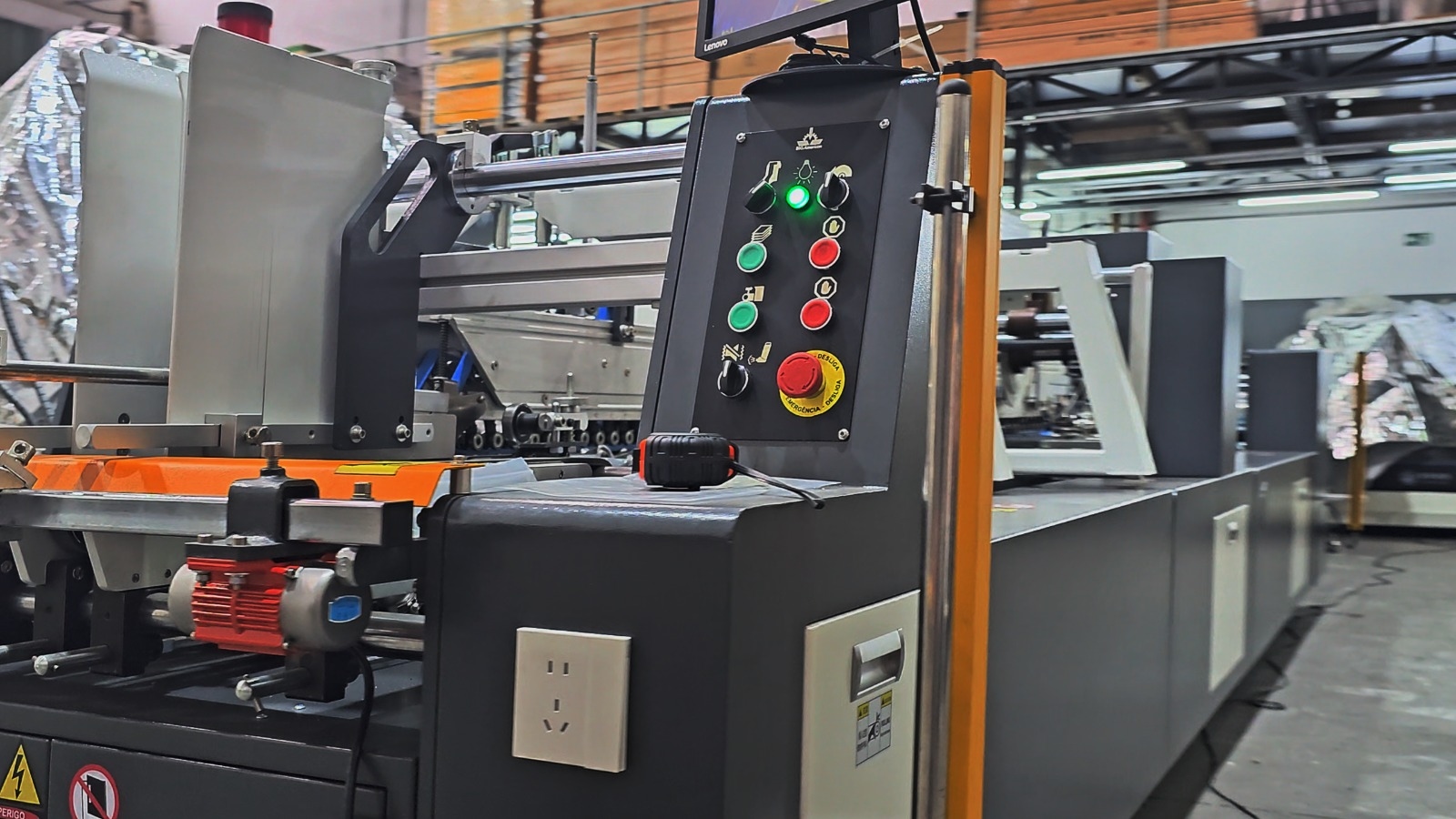 Bedienpanel eines Grafik-Finish-Equipments
