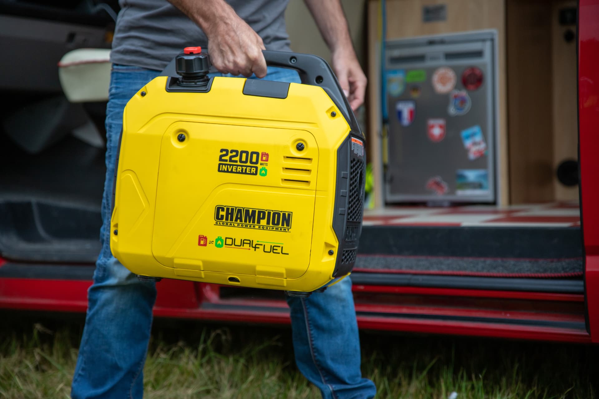 Champion 2200 W Dual Fuel Inverter-Generator