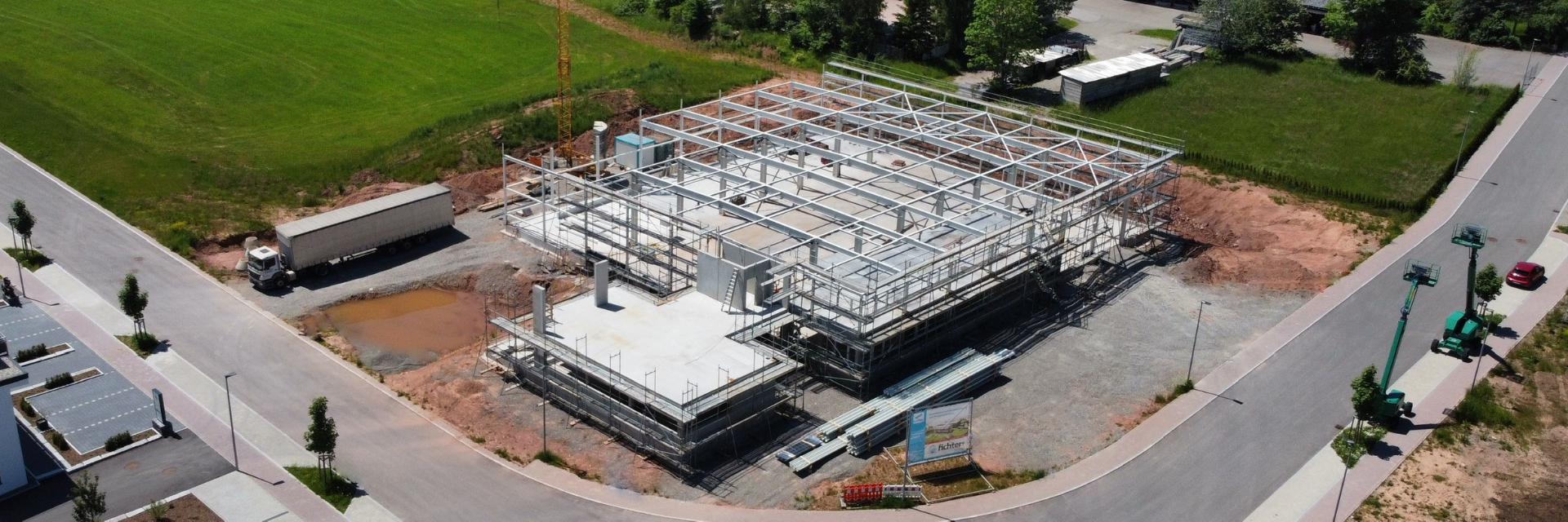 Bau des Produktionsgebäudes in Hardt