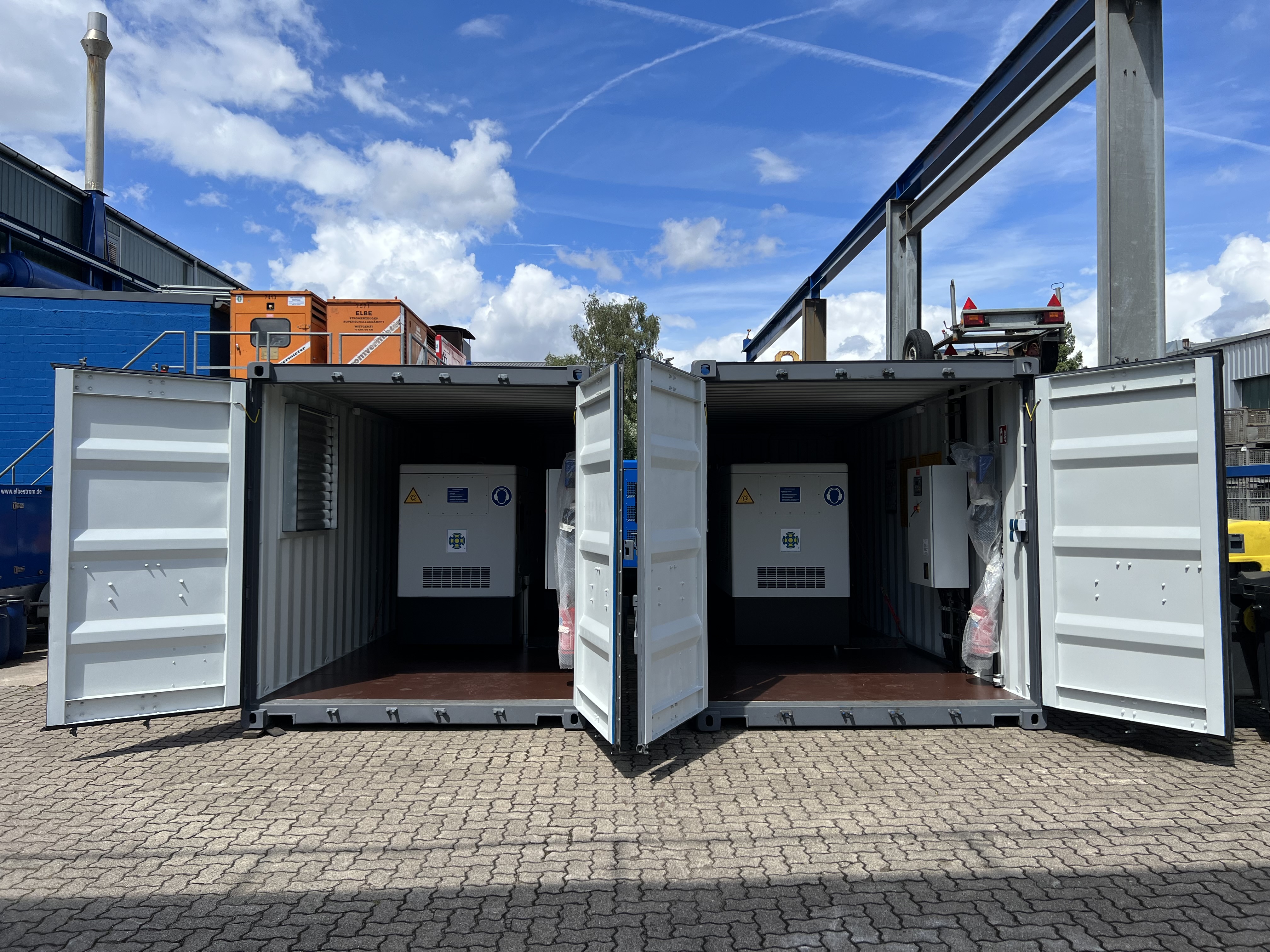 Stromerzeuger im Container