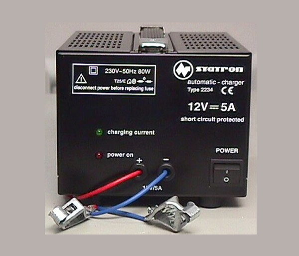 Ladegeräte / Festspannungsgeräte 12–60V, max. 25A, bis 220V / 35A