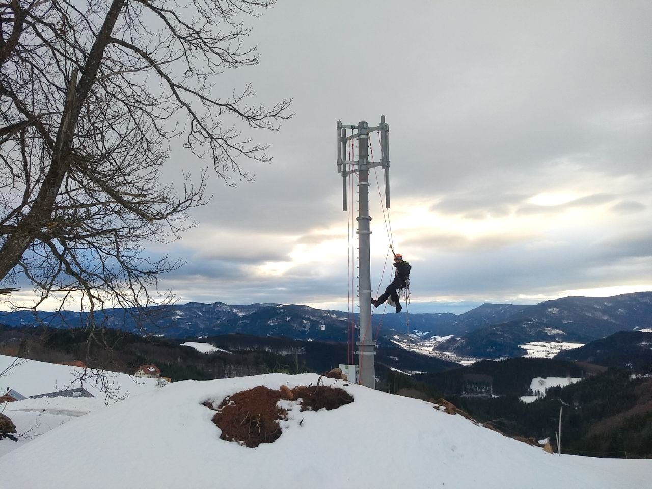 Stahlbau-Montage am Mobilfunkmast