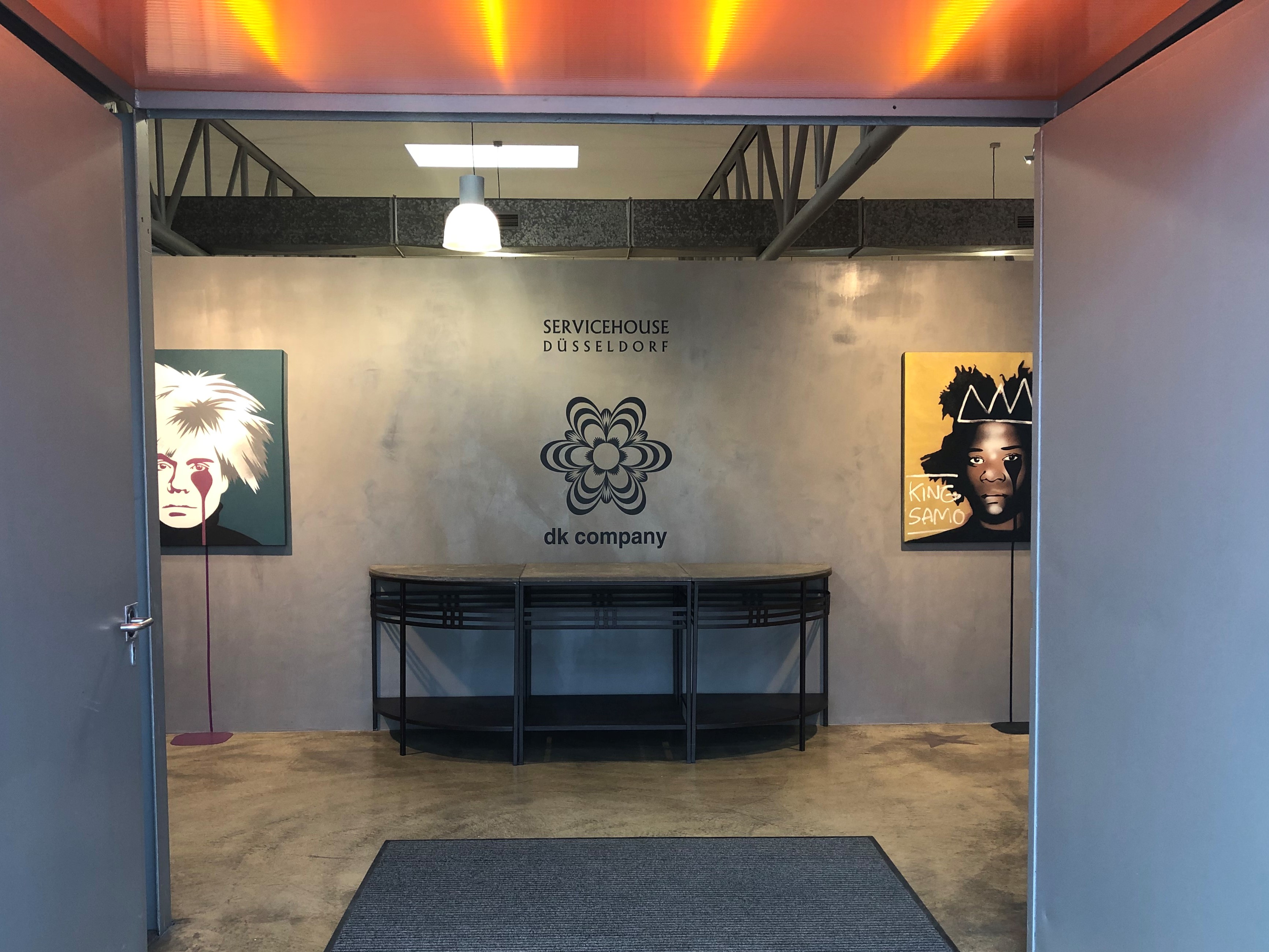 Eingang der Firma in Düsseldorf