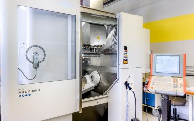 Mikron MILL P 800 U 5-Achs-Bearbeitungszentrum (Gantry)