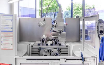 Deckel FP 4 NC Universal-Werkzeugfräs- und Bohrmaschine