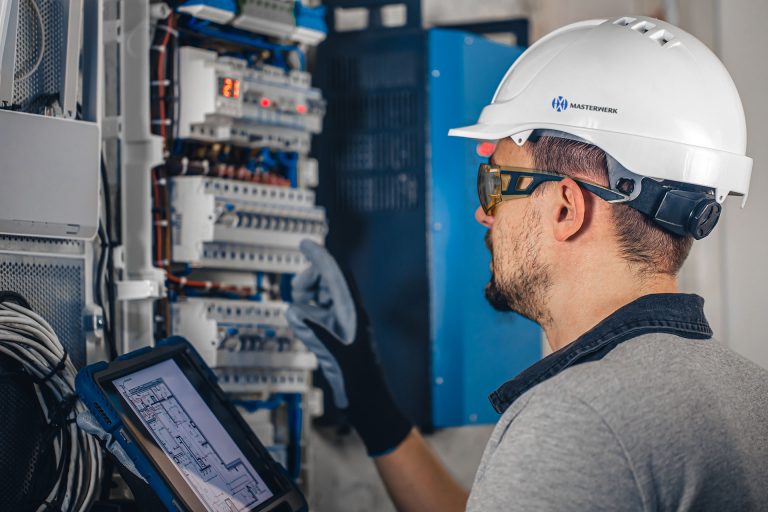 EPLAN-Elektroplanung und Schaltschrankbau