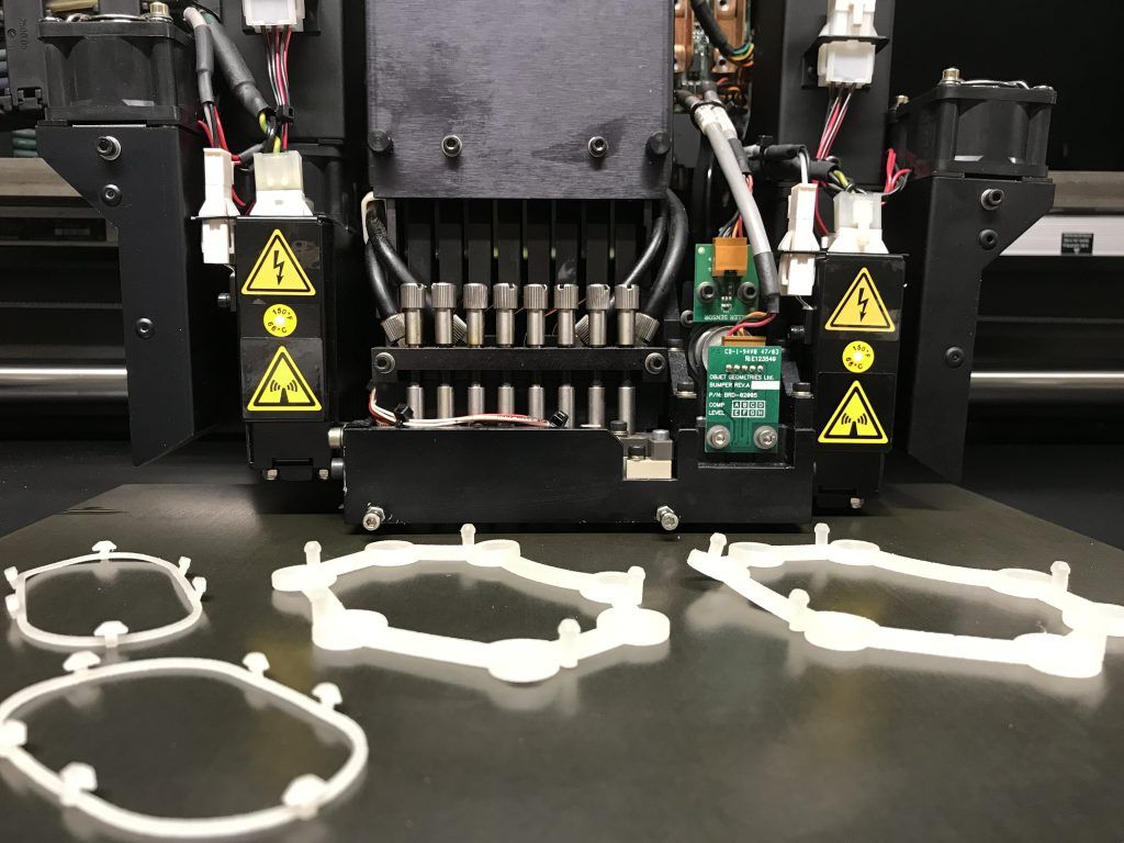 PolyJet/MJM-Druck im Maschinenpark