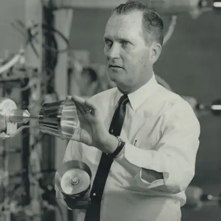 Harold Ransburg, Erfinder der elektrostatischen Lackierung (1936)