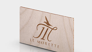 Laserbeschriftetes Holzbauteil (LaMorette)