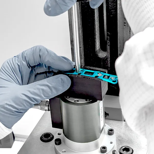 Implantat- und Baugruppenmontage