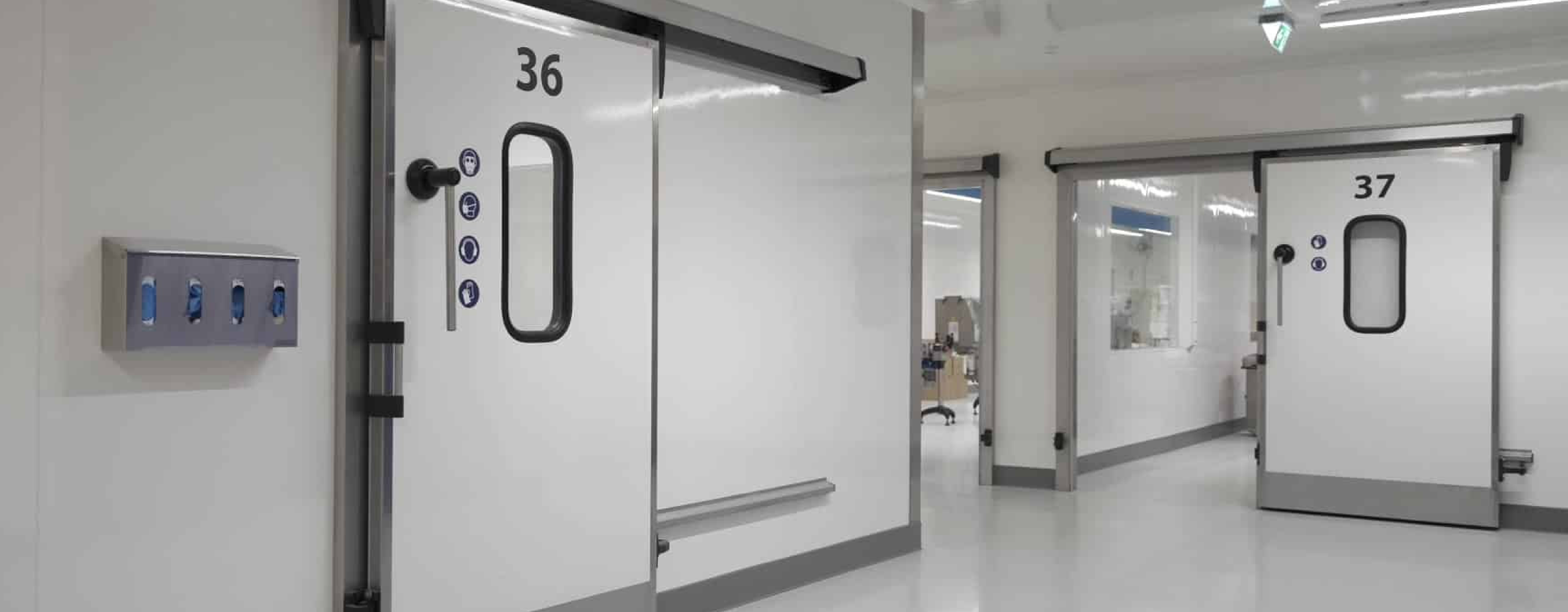 Industrietür mit GFK-Oberfläche