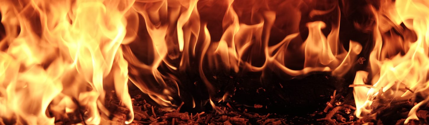 Löschtraining für Feuerwehren am Hohlstrahlrohr