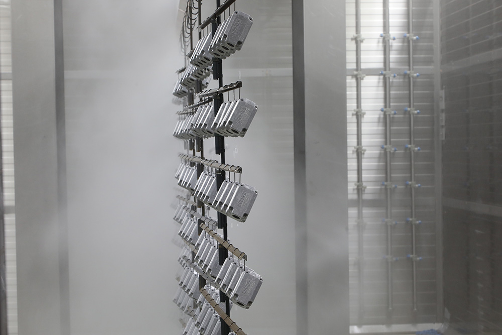 Powder coating in the Ludwigsfelde production hall