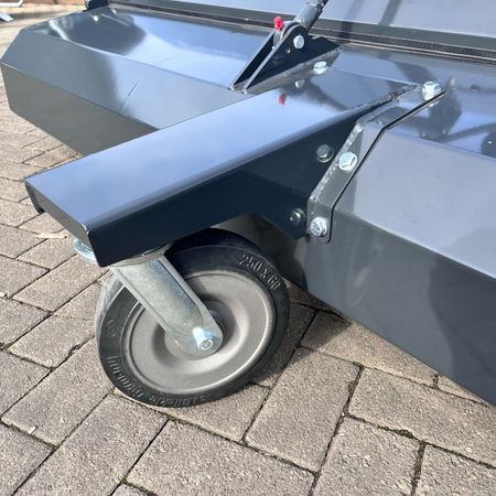 Kehrmaschine BPK-GM600, Arbeitsbreite bis 2,45 m