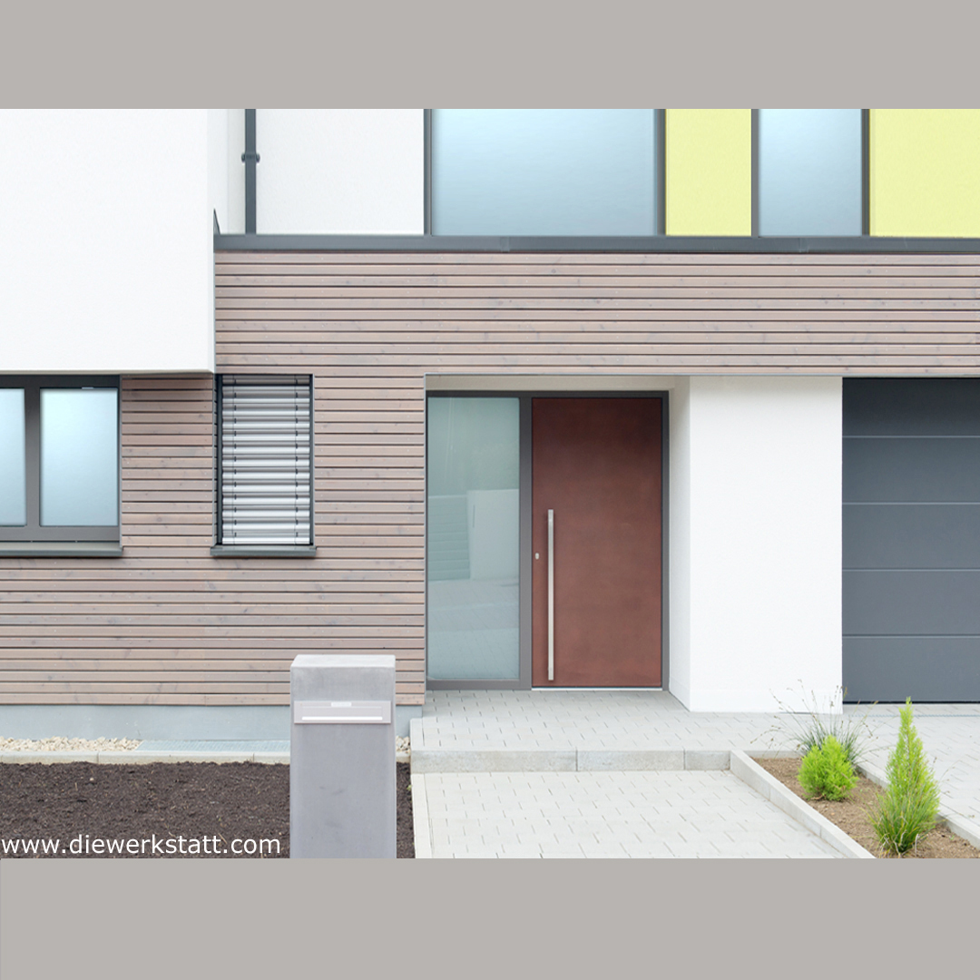 Corten-Haustür mit transluzenter Verglasung (Senningen, Luxemburg)