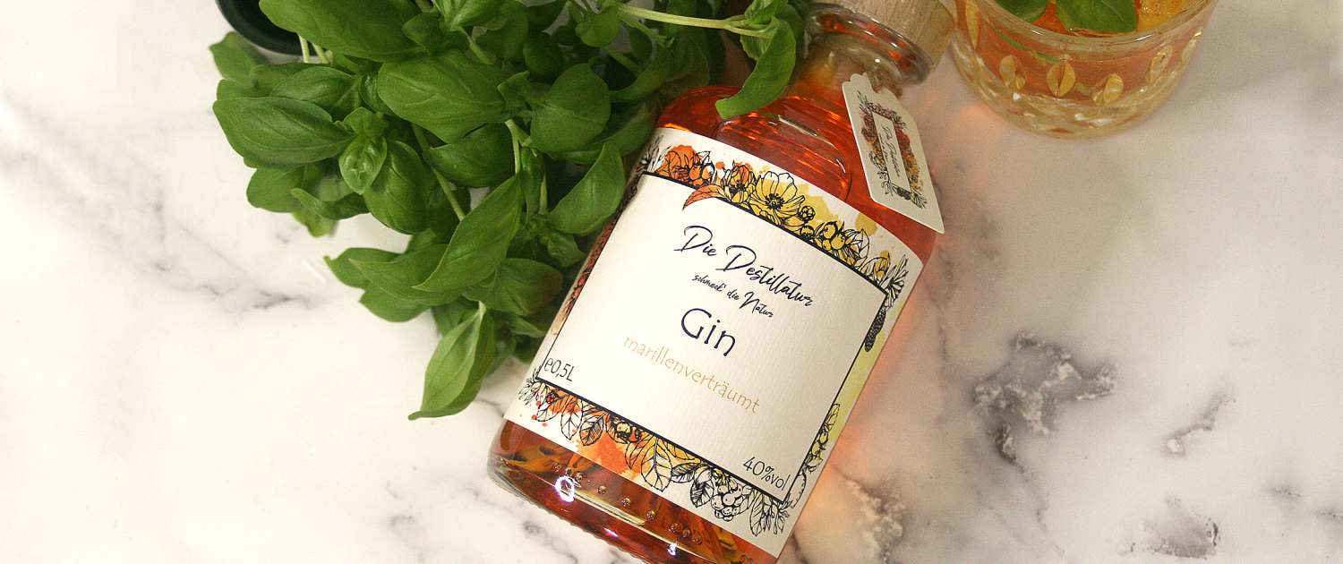 Fruchtige Gin-Kreation (Marille)