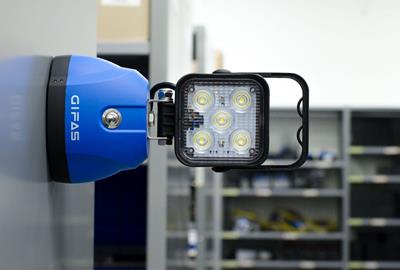 Rechargeable handheld light G40R with floor magnet