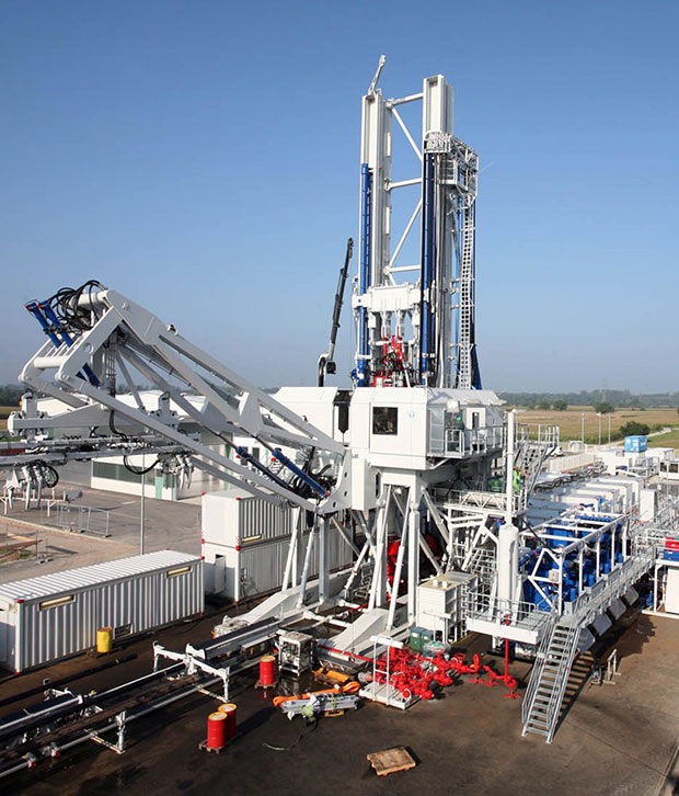 Hydraulische Onshore-Bohranlage (Cylinder Rig / Rack-and-Pinion Rig)