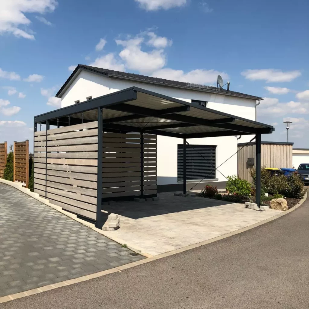 Carport mit Vordach aus Stahl