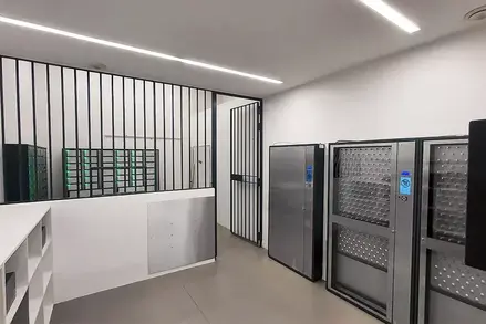 Schließfach- und Schlüsselschränke bei einer Polizeiinstallation