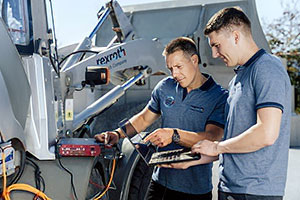 Steuerungstechnik an großen Baufahrzeugen