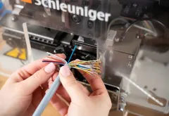 Crimphalbautomat