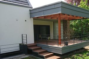 Holzfassade / Gartenelement