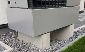 Blockstufe Granit hell