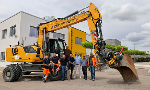 LEONHARD WEISS und ZD Solution mit ZD-Tiltrotator am Mobilbagger
