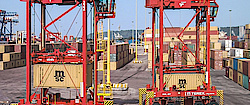 Straddle Carrier im Terminalbetrieb