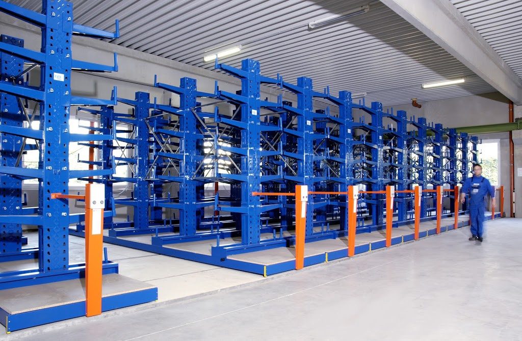 Mobile cantilever rack