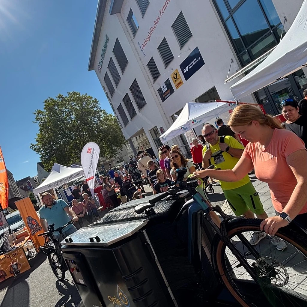 Mobile Fahrradwaschanlage im Eventeinsatz