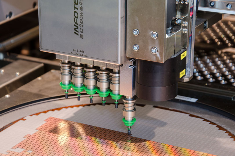Tischkonfiguration einer Powermodul-Fertigungsanlage