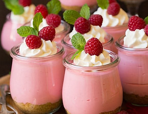 Dessert mit Schlagsahne