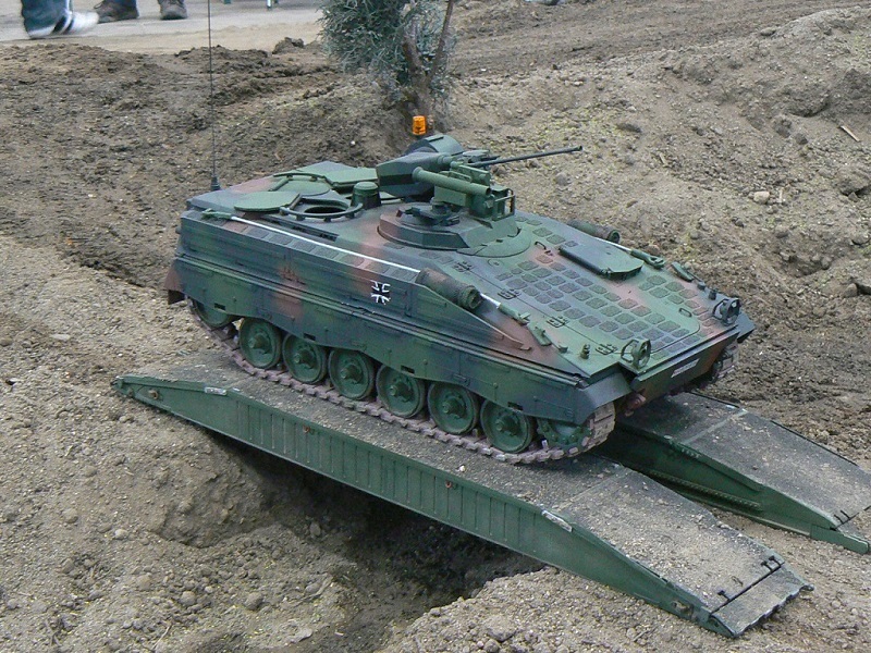 Gelasierte Bauteile für Miniatur-Sonderfahrzeuge
