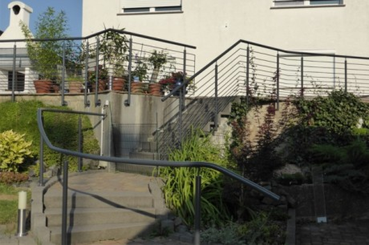 Blechbearbeitung bei EBES Stahlbau