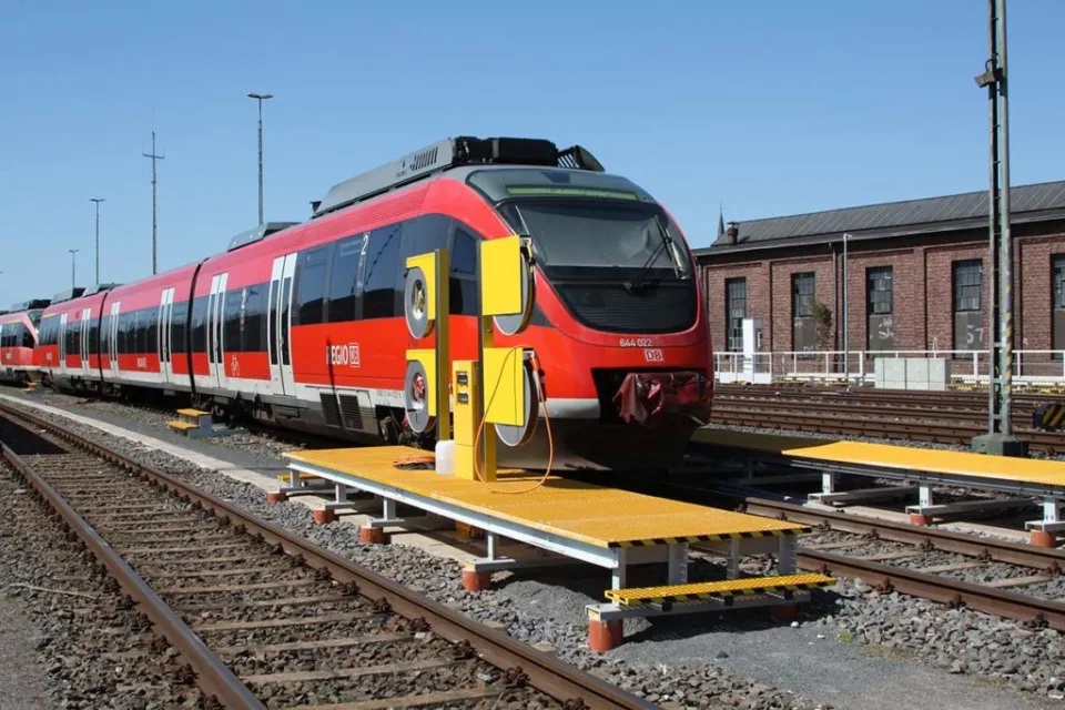 Ein- und Ausstiegspodest aus GFK