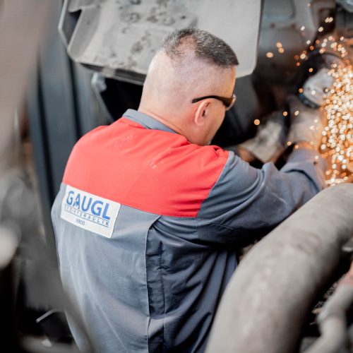 Arbeiten an Nutzfahrzeugen