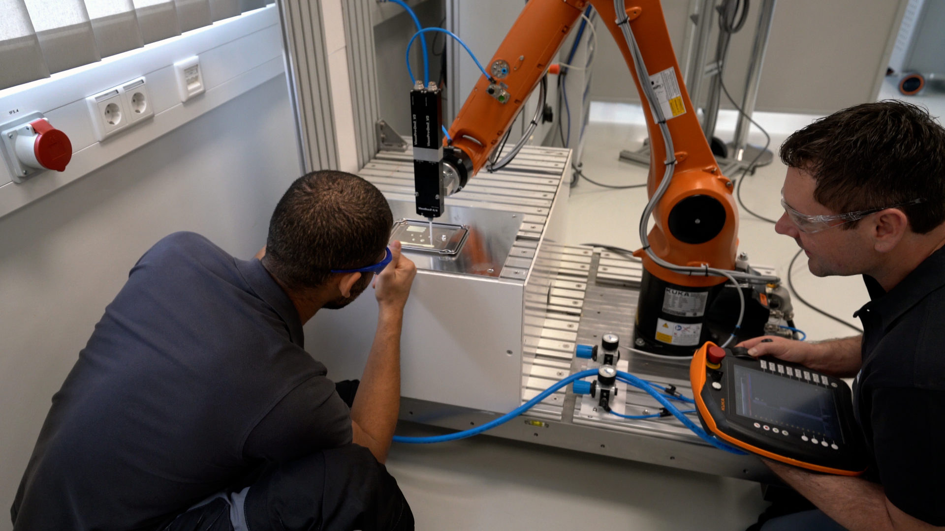 Service-Techniker vor Ort