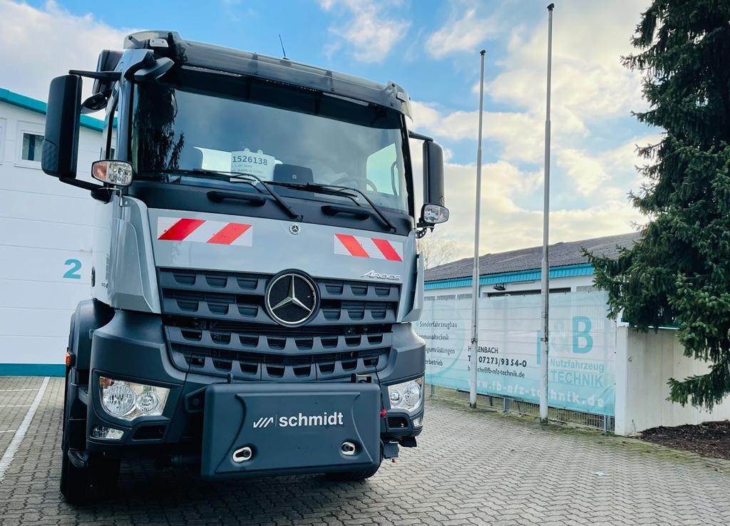 Winterdienst-Umrüstung 4-Achs-Arocs