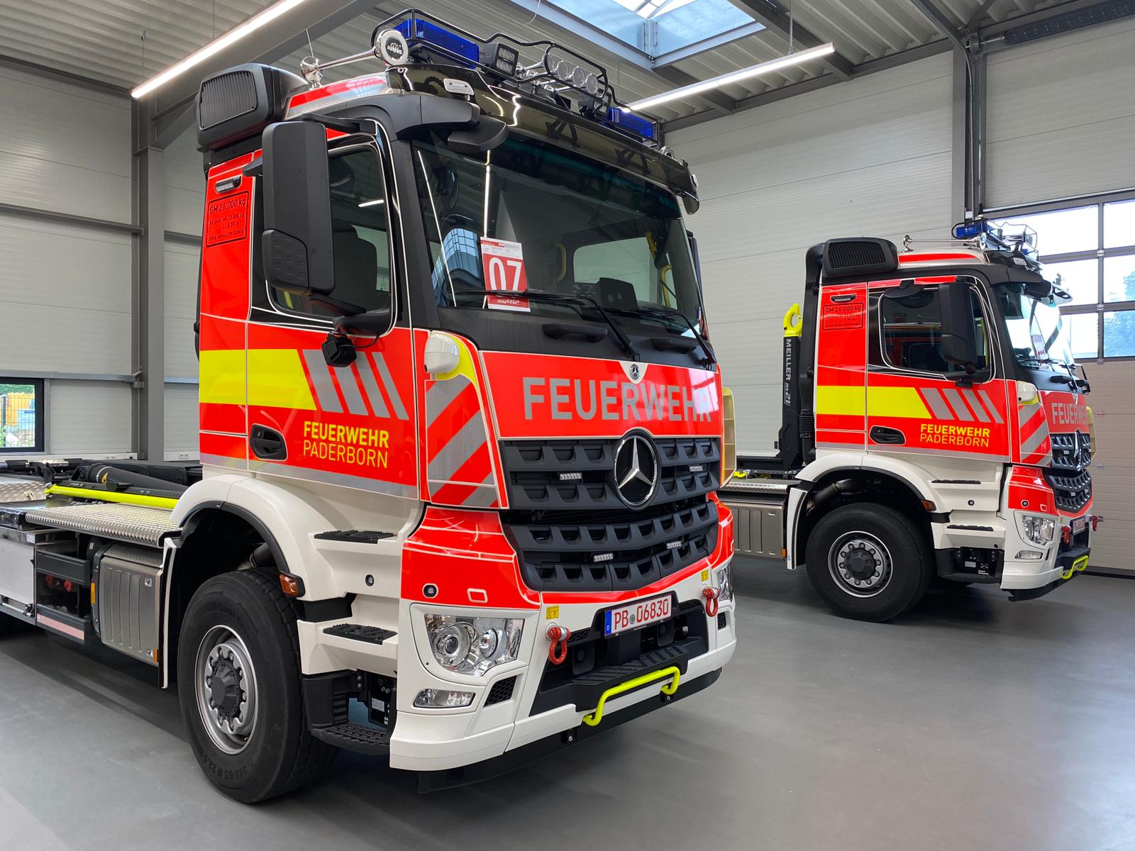 Fahrzeugübergabe zweier WLF an die Feuerwehr Paderborn (2021)
