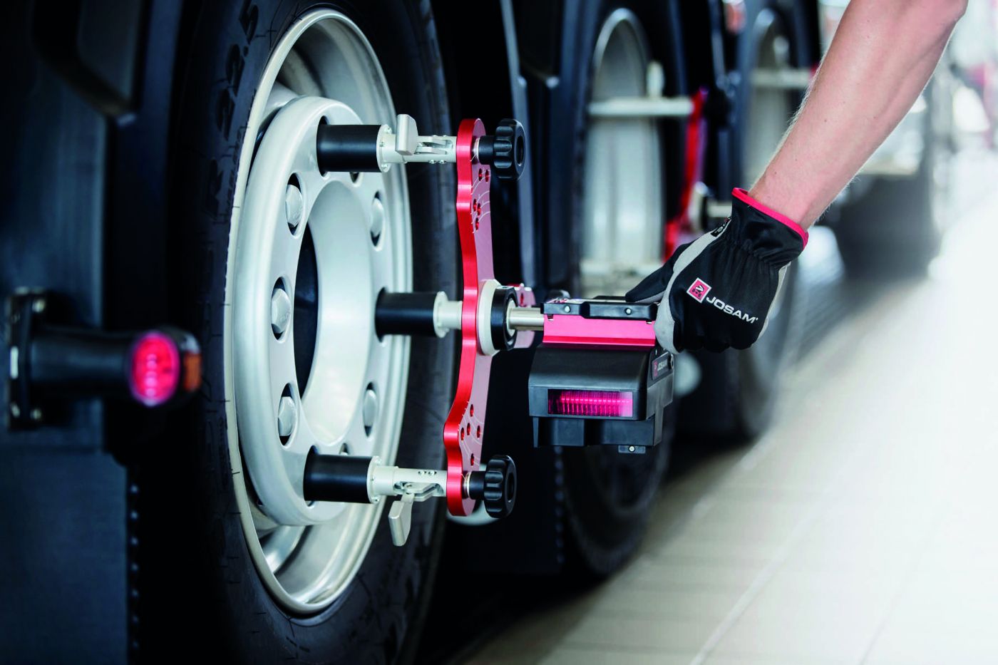 Fahrwerksvermessung mit dem JOSAM i-track II
