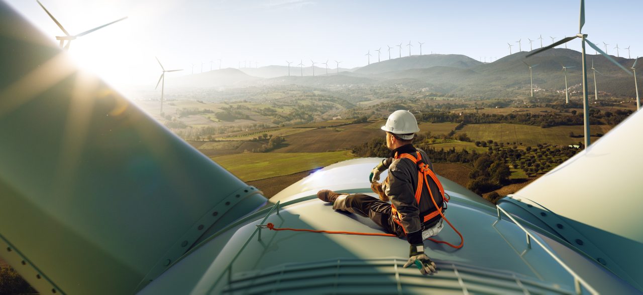 Ingenieur an Windturbine