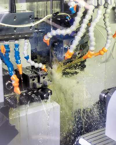 CNC-Fräsen mit Kühlmittelzuführung