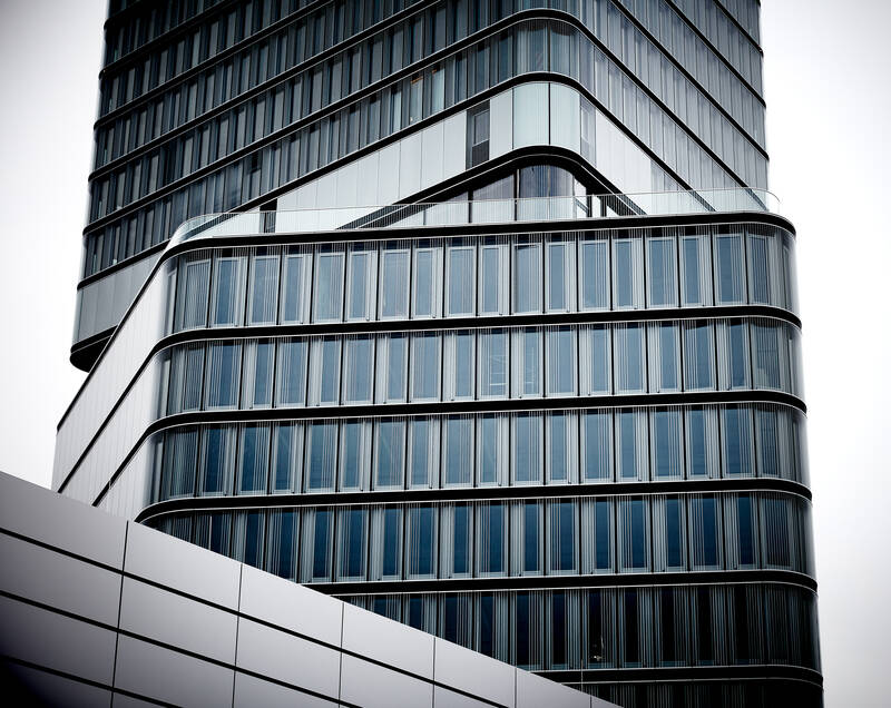 Fassadenverglasung Porsche Design Tower